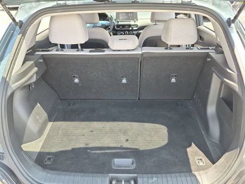Used 2022 Hyundai Kona SE FWD image 21