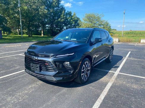 Used 2025 Chevrolet Blazer RS FWD image 3