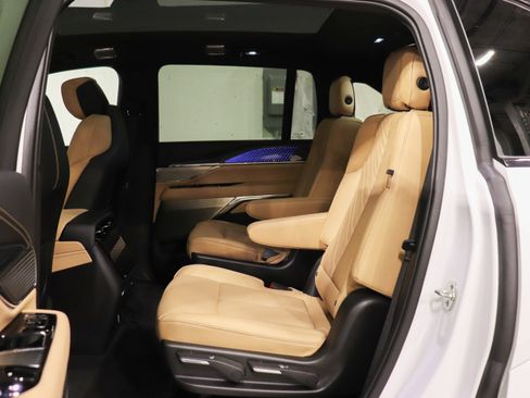 Used 2025 Cadillac Escalade IQ Sport 2 AWD/4WD image 20