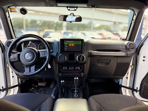 Used 2016 Jeep Wrangler Unlimited Sport w/ Connectivity Group image 17