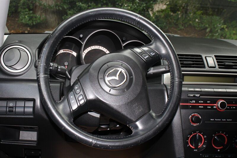 Used 2004 MAZDA MAZDA3 s w/ Moonroof & 6-CD Pkg FWD image 17