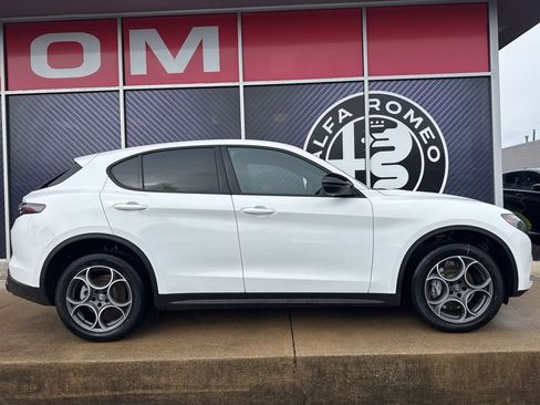 New 2026 Alfa Romeo Stelvio Sprint AWD/4WD image 2