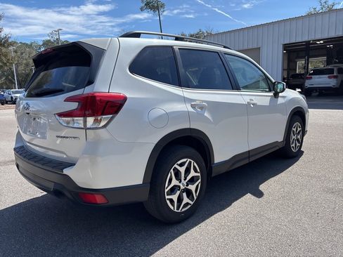 Used 2019 Subaru Forester Premium image 25