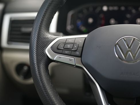 Used 2023 Volkswagen Atlas SEL R-Line image 19