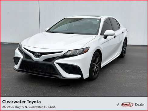 Used 2024 Toyota Camry SE FWD image 1