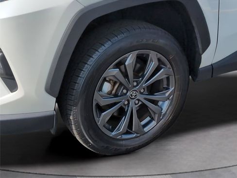Used 2022 Toyota RAV4 XLE Premium AWD/4WD image 35