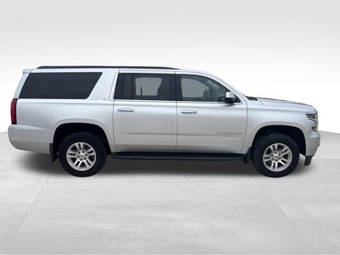 Used 2018 Chevrolet Suburban LT image 7