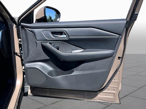 Certified 2024 Nissan Rogue SV w/ SV Premium Package FWD image 21