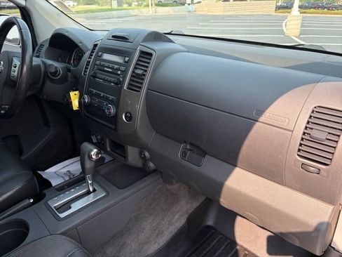 Used 2010 Nissan Xterra SE AWD/4WD image 20