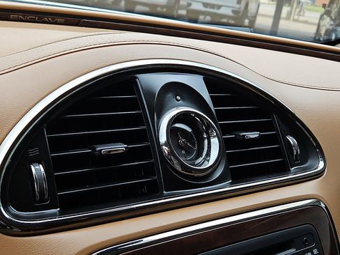 Used 2015 Buick Enclave Leather FWD image 17