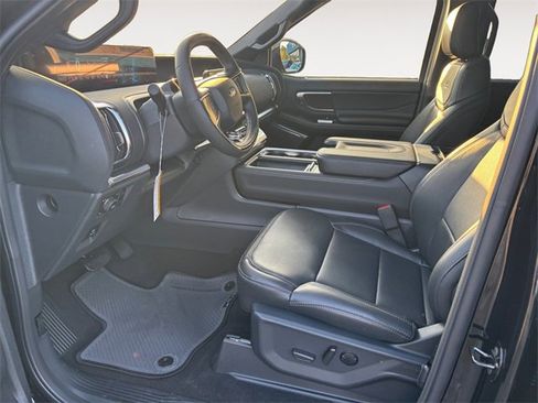 New 2025 Ford Expedition Max Platinum w/ Stealth Appearance Package image 9