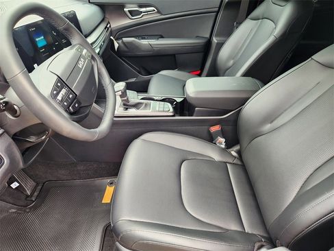 New 2026 Kia Sportage EX image 10