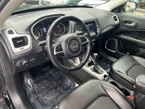 Used 2018 Jeep Compass Latitude w/ Popular Equipment Group image 17