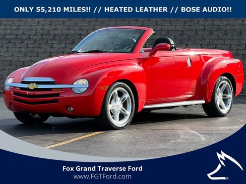 Used 2004 Chevrolet SSR w/ Preferred Equipment Group image 1