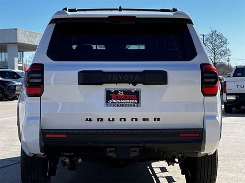 New 2026 Toyota 4Runner SR5 image 5