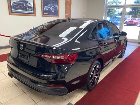 Used 2023 Volkswagen Jetta Sport image 5