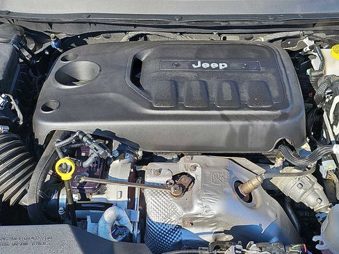 Used 2019 Jeep Cherokee High Altitude image 29
