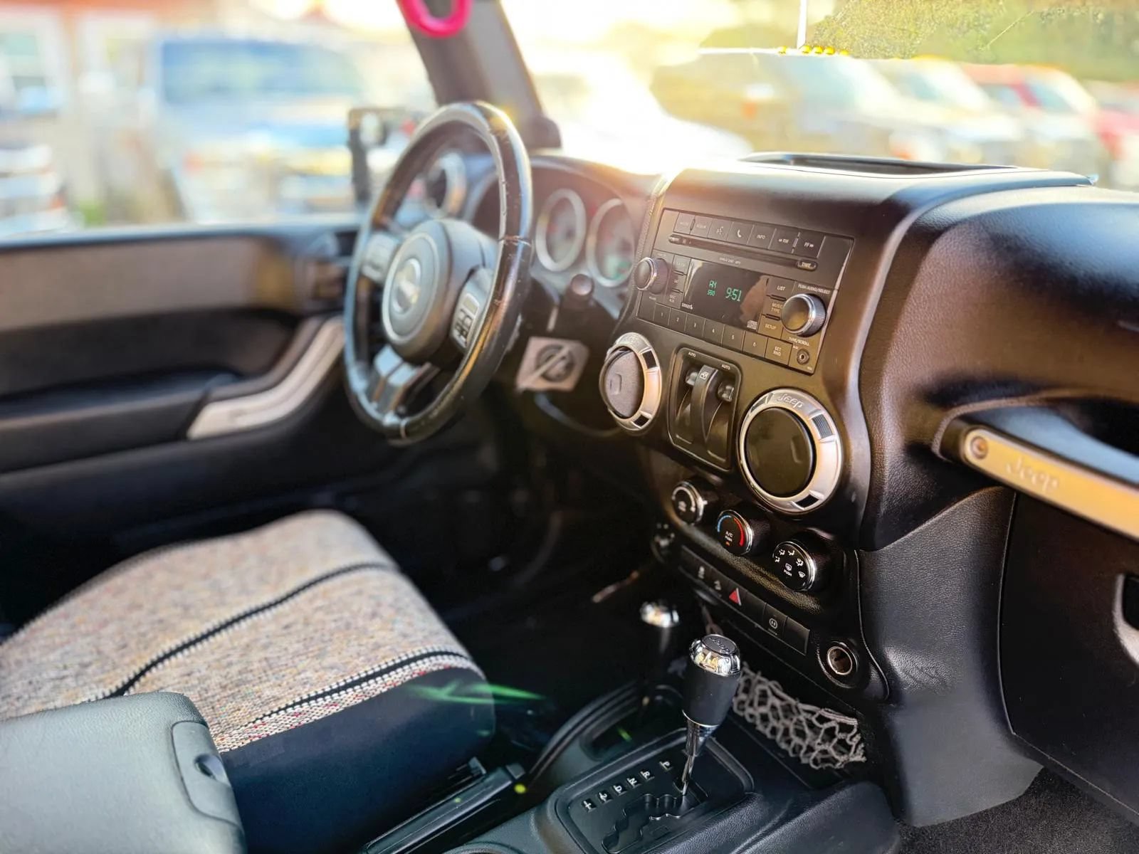 Used 2011 Jeep Wrangler Sahara w/ Connectivity Group AWD/4WD image 10