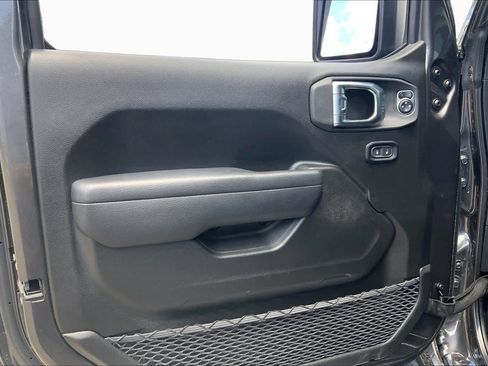 Used 2025 Jeep Gladiator Mojave AWD/4WD image 22