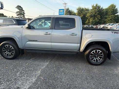 Used 2020 Toyota Tacoma TRD Sport AWD/4WD image 11