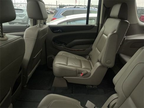 Used 2019 Chevrolet Suburban Premier image 4