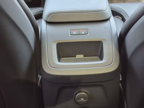 Used 2024 Volvo XC60 T8 Ultimate w/ Protection Package Premier AWD/4WD image 24