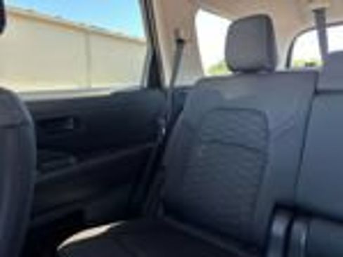Used 2025 Nissan Pathfinder SV FWD image 36