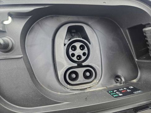 Used 2023 Audi Q4 e-tron Premium Plus w/ Premium Plus image 10