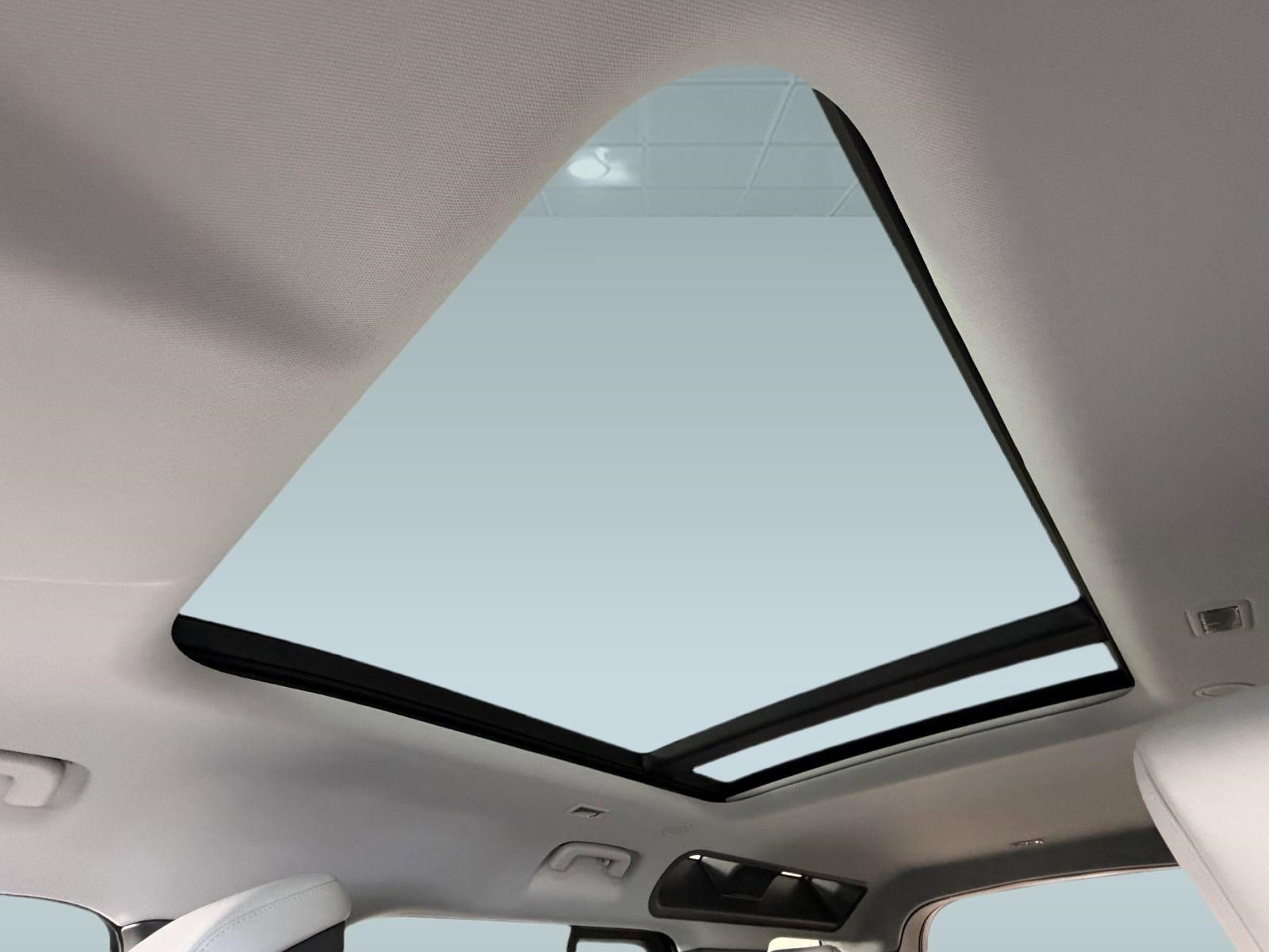 Used 2026 Land Rover Defender 110 S AWD/4WD image 26