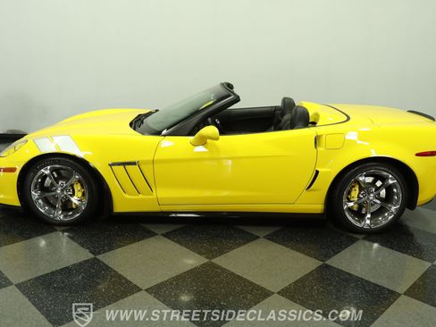 Used 2012 Chevrolet Corvette Grand Sport w/ 2LT Preferred Equipment Group RWD image 2