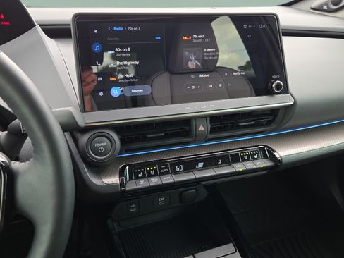 Certified 2025 Toyota Prius Limited FWD image 20