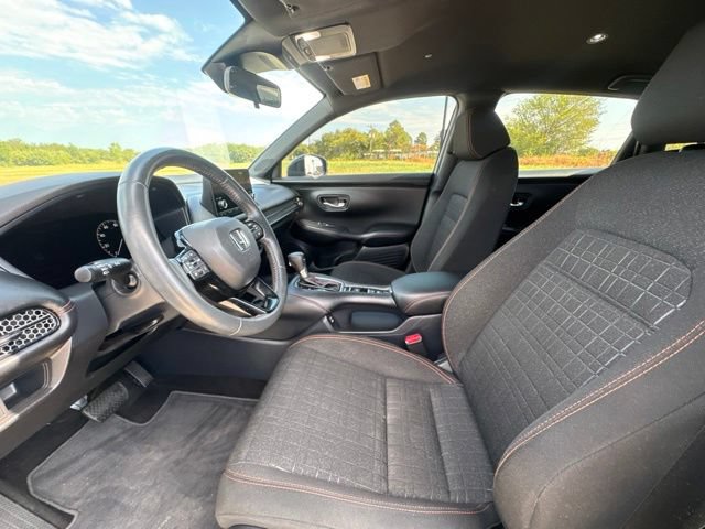 Used 2025 Honda HR-V Sport image 2