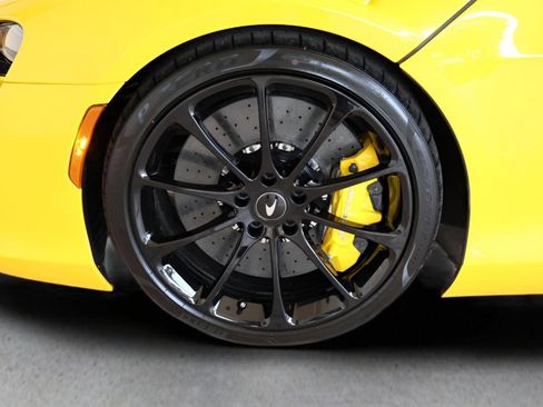 New 2026 McLaren Artura RWD image 26