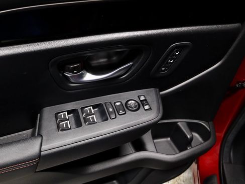 Used 2025 Honda Pilot TrailSport image 23