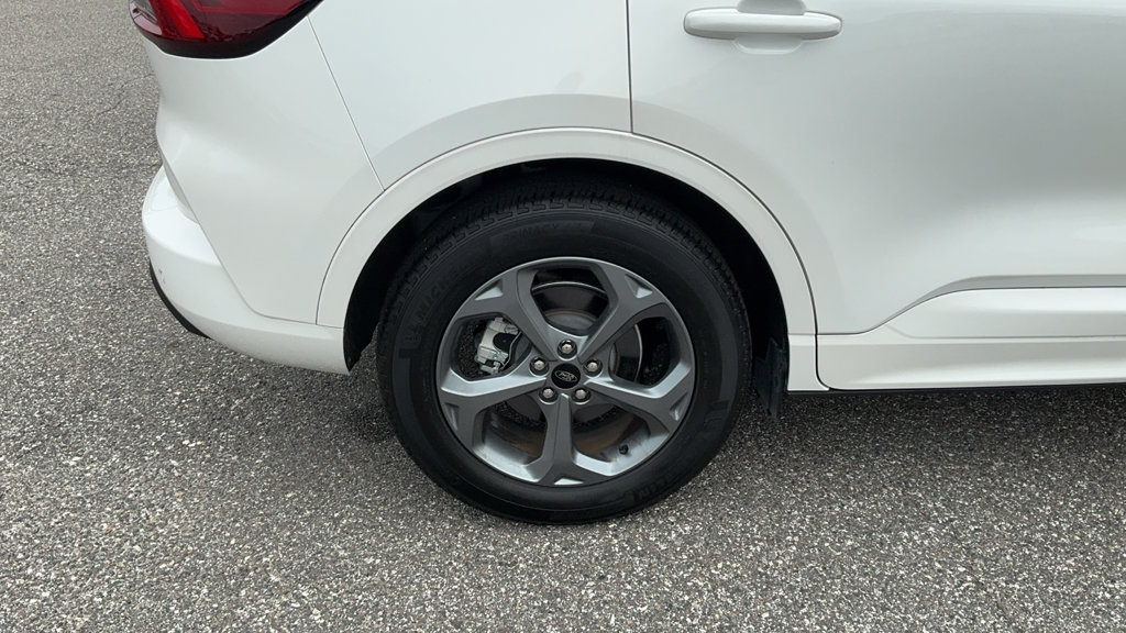 Certified 2024 Ford Escape ST-Line w/ Tech Pack #1 FWD image 11