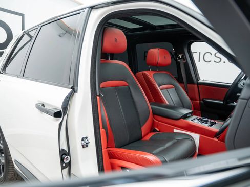 Used 2019 Rolls-Royce Cullinan AWD/4WD image 17