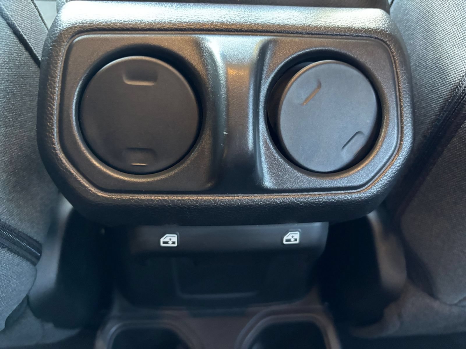 Used 2025 Jeep Wrangler Unlimited Sport AWD/4WD image 20