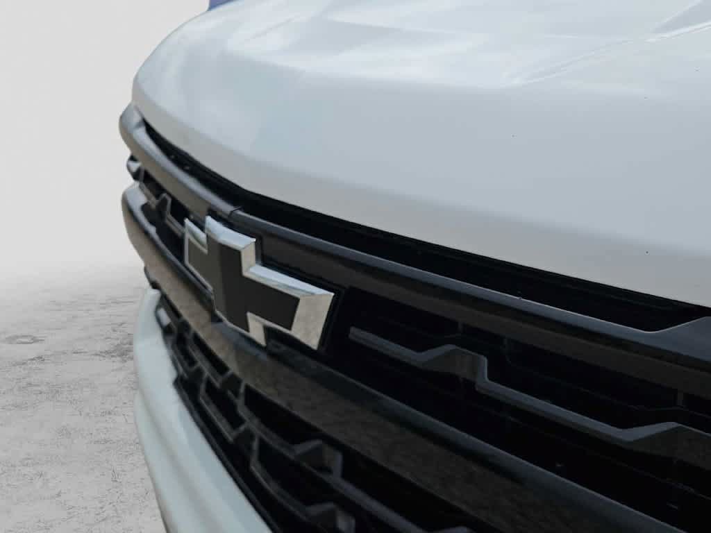 Used 2023 Chevrolet Silverado 1500 RST w/ Redline Edition AWD/4WD image 13