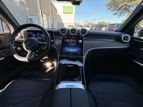 Used 2025 Mercedes-Benz GLC 300 w/ AMG Line image 9