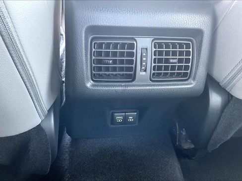 Used 2025 Toyota Camry SE w/ Convenience Package FWD image 38