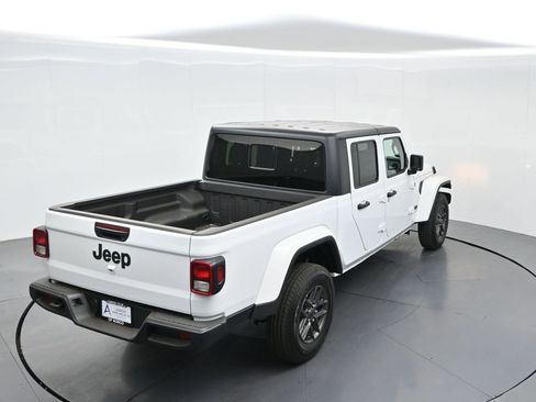 New 2025 Jeep Gladiator Sport image 50