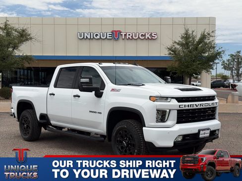 Used 2022 Chevrolet Silverado 3500 LT w/ All Star Edition AWD/4WD image 3