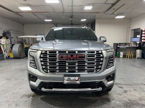 New 2026 GMC Yukon XL Denali w/ LPO, Floor Liner Package AWD/4WD image 8