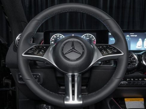 Certified 2025 Mercedes-Benz GLB 250 image 20