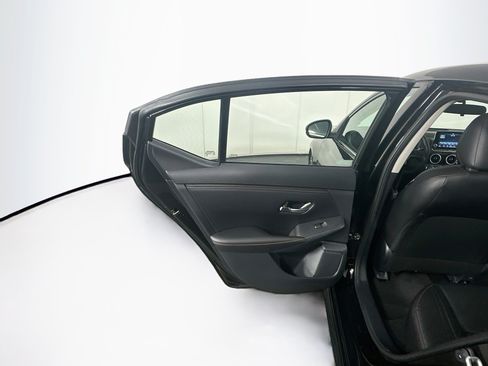 Used 2024 Nissan Sentra SR w/ SR Premium Package FWD image 26