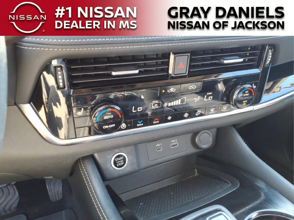 Used 2023 Nissan Rogue SL w/ SL Premium Package FWD image 18