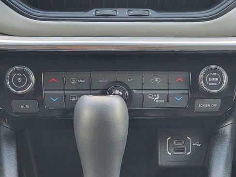 Certified 2023 Jeep Compass Limited AWD/4WD image 29