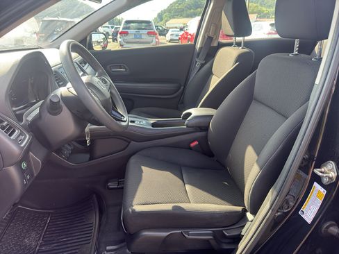 Used 2018 Honda HR-V LX image 14