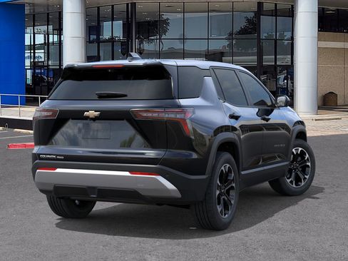 New 2026 Chevrolet Equinox LT image 4