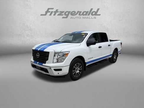 Used 2023 Nissan Titan SV w/ SV Convenience Package RWD image 1